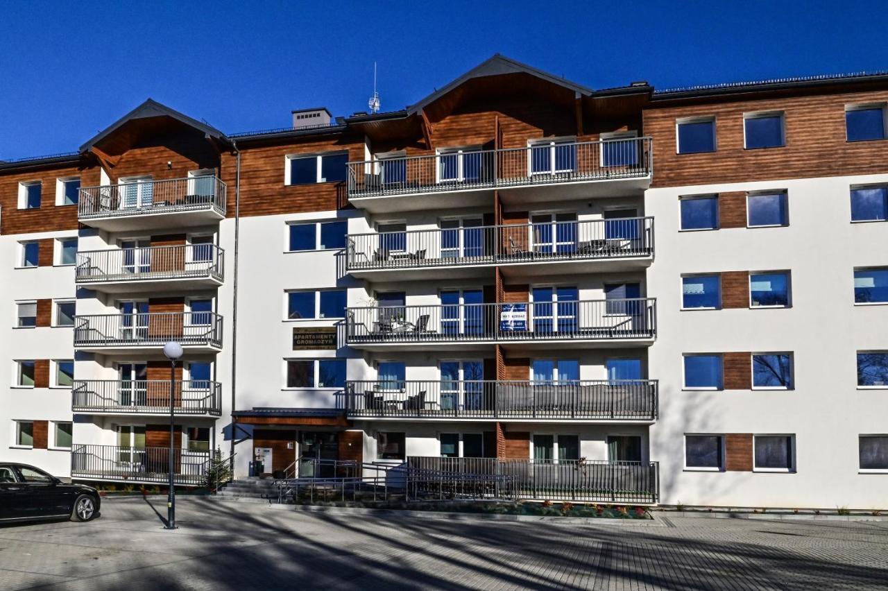 Apartament Loftspa Ustrzyki Dolne Bagian luar foto